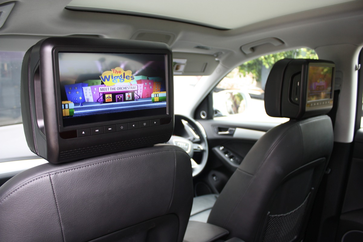 Q5 2015 9" Headrest DVD Players Creative Installations