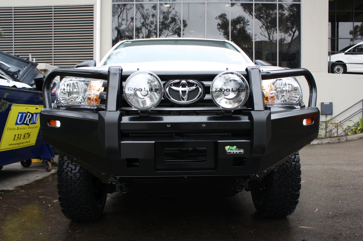 HiLux 2016 Roo Lite 180XP Driving Lights on Bullbar Creative