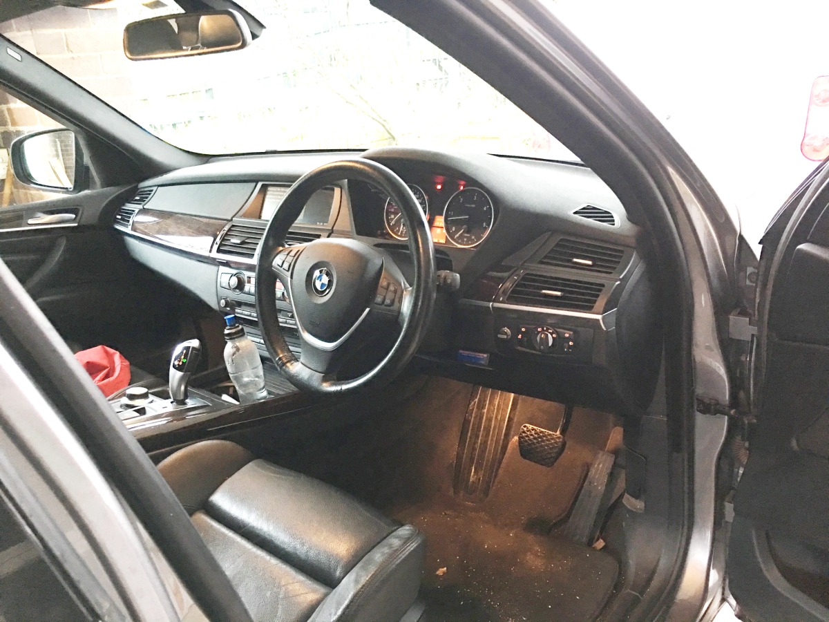 X5 2009 REDARC Electric Brake Controller Creative Installations