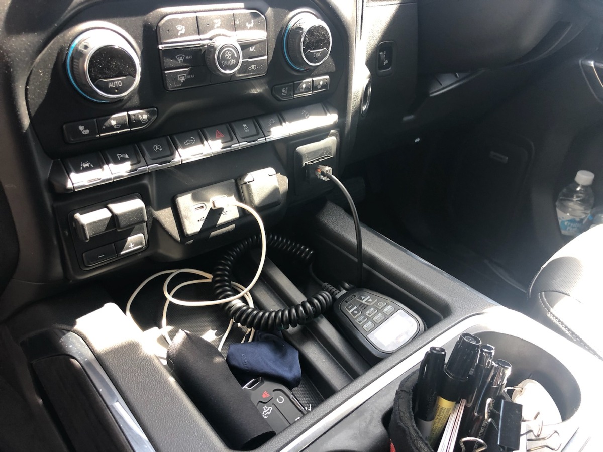 Silverado 2020 Uniden UH5060 UHF CB Radio Creative Installations