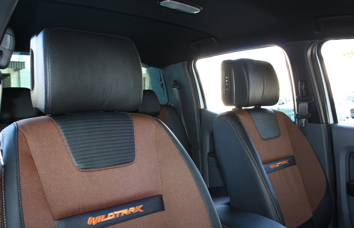 Ranger 2017 9" Headrest DVD Players Creative Installations