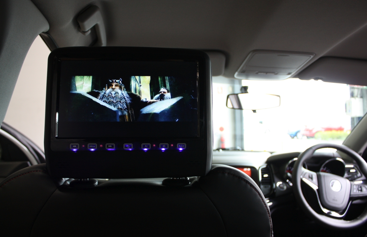 Commodore SV6 2016 9" Headrest DVD Players Creative Installations