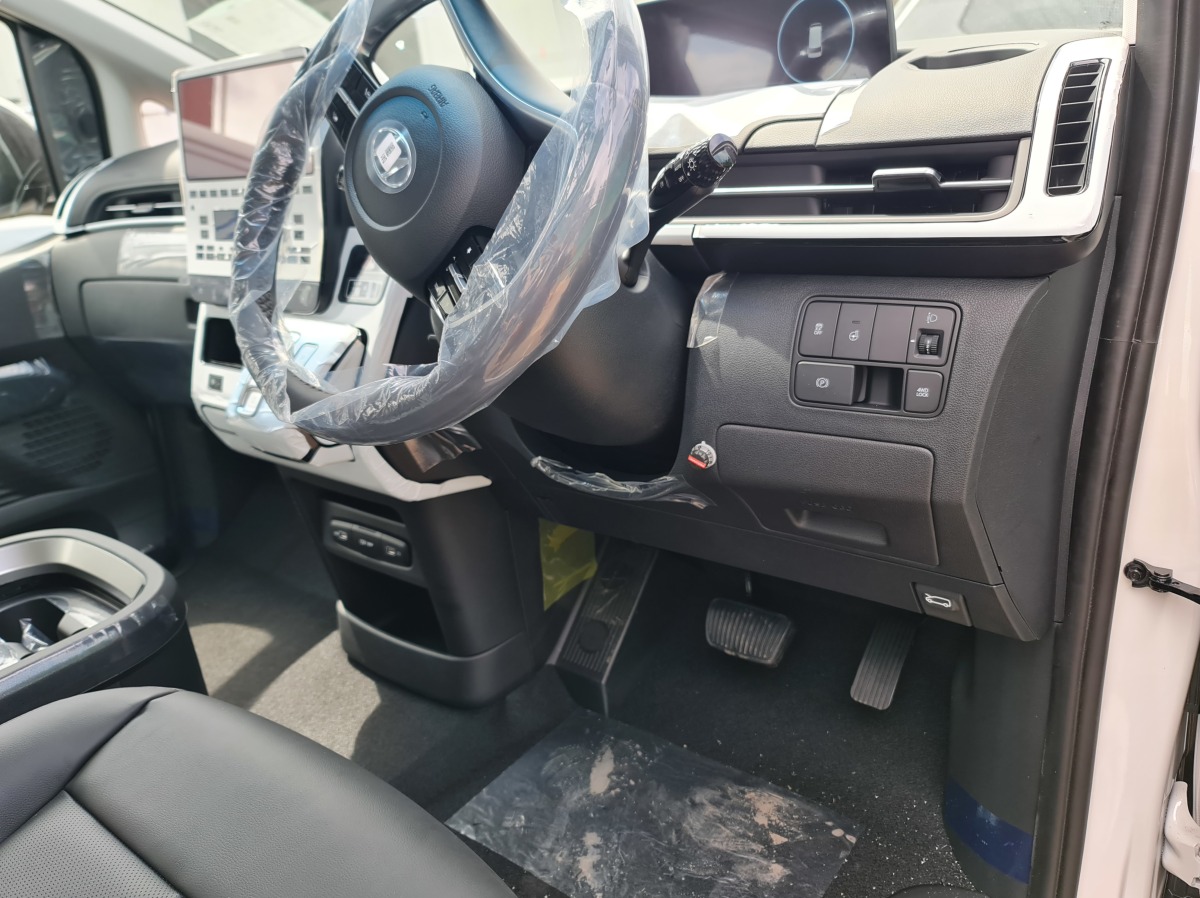 STARIA 2022 REDARC Electric Brake Controller Creative Installations