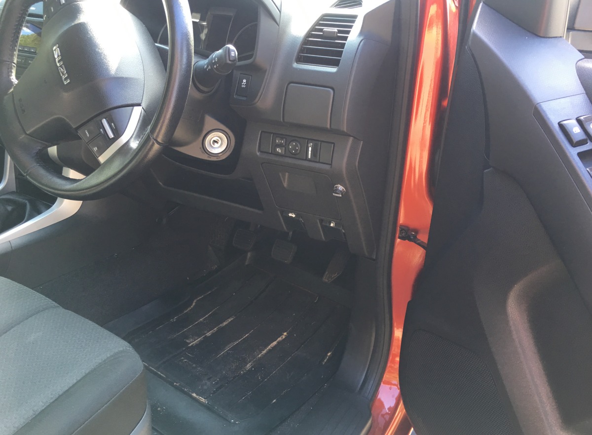 DMax 2015 REDARC Electric brake controller Creative Installations