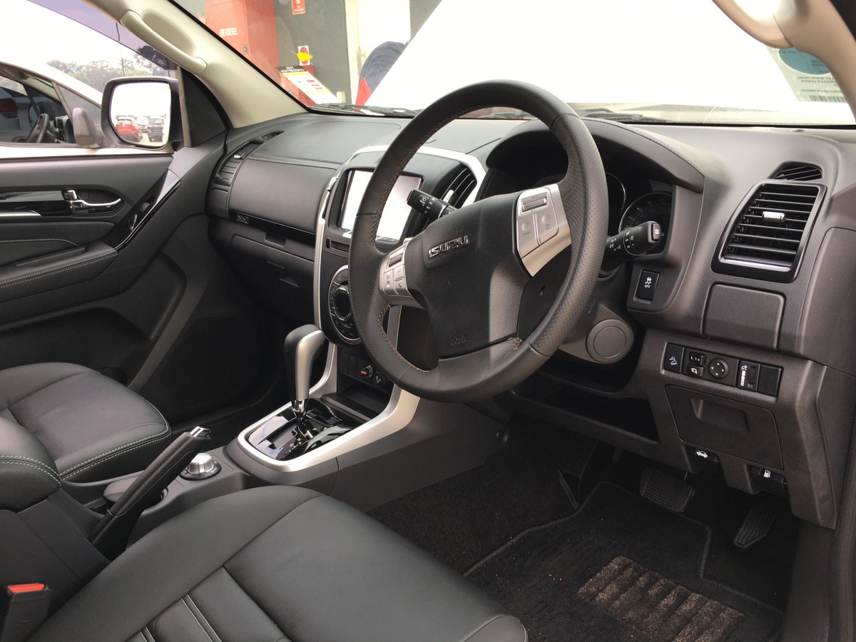 MUX 2020 REDARC Electric Brake Controller Creative Installations