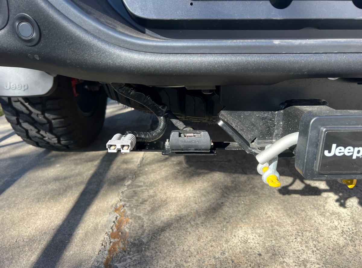 Gladiator 2022 Anderson Plug Creative Installations