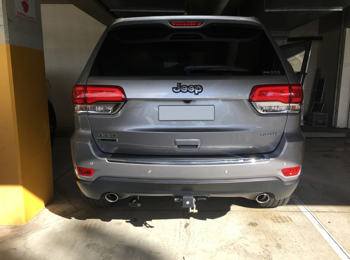 Grand Cherokee 2019 Narva 12 pin trailer plug Creative Installations