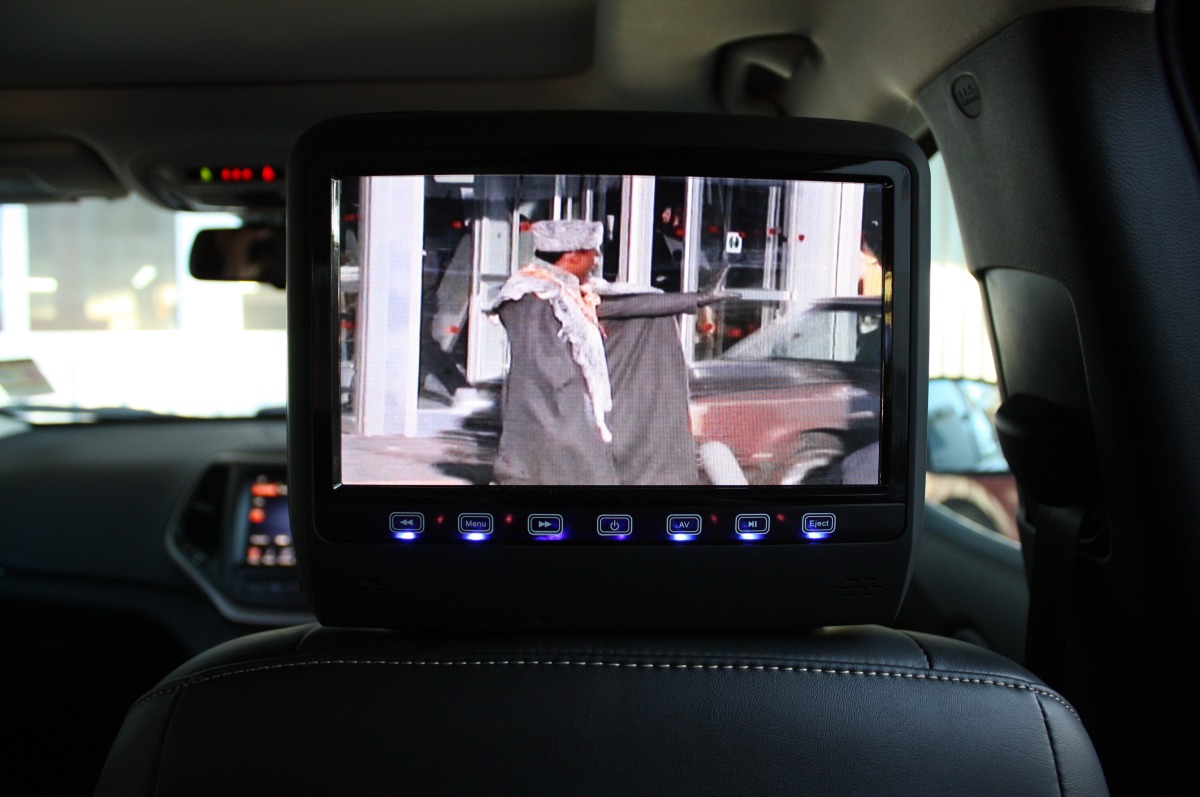 Grand Cherokee 2016 9" Headrest DVD Players Creative Installations