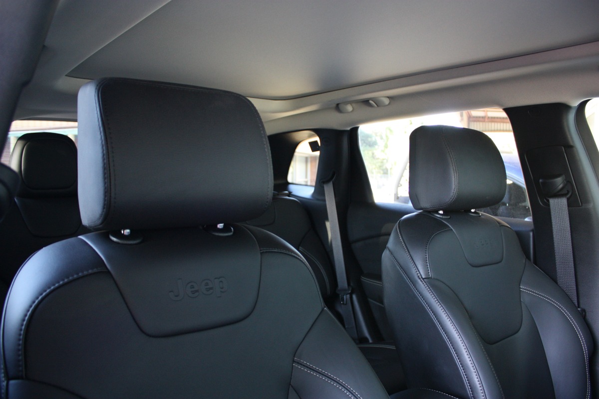 Grand Cherokee 2016 9" Headrest DVD Players Creative Installations