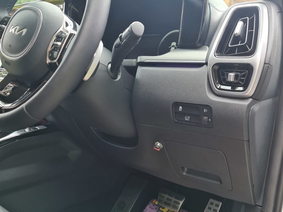 Sorento 2022 REDARC Electric Brake Controller Creative Installations