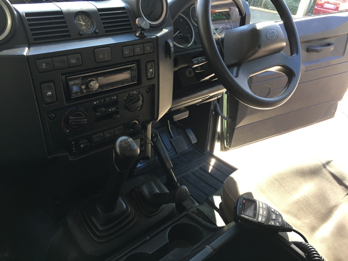 Defender 2015 GME XRS330C UHF CB Radio Creative Installations