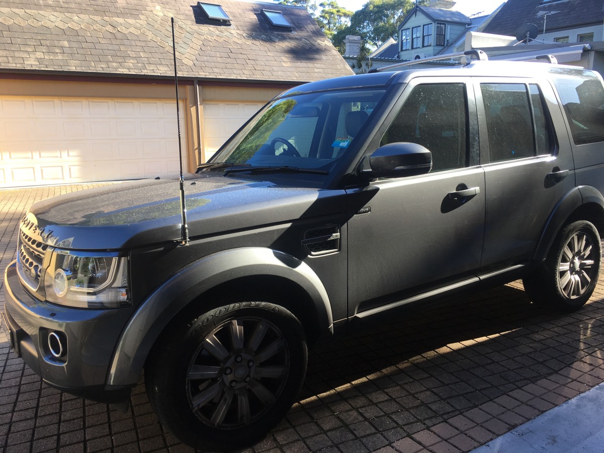 Discovery 4 2015 GME AE4018K1 UHF Antenna Creative Installations