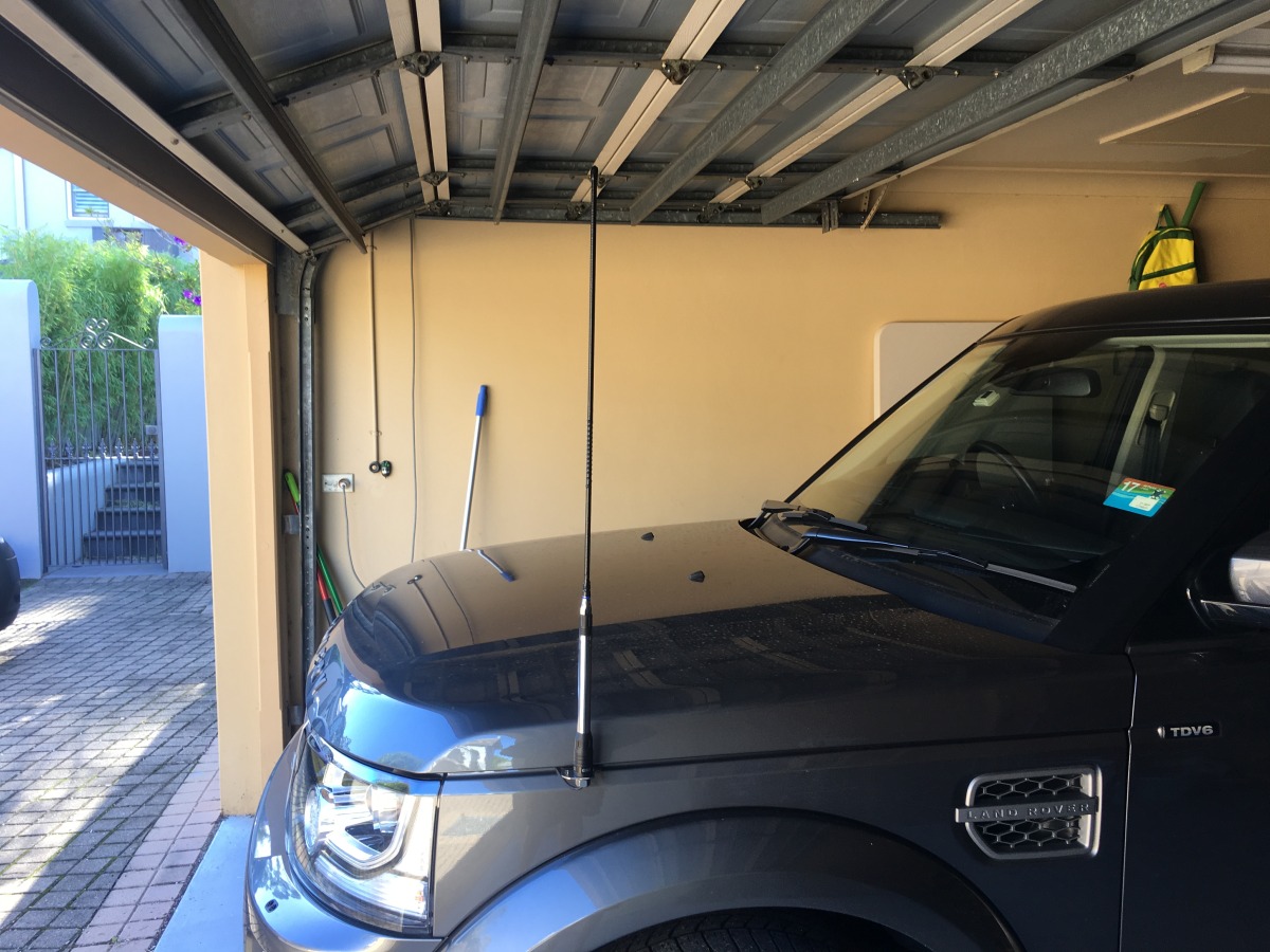 Discovery 4 2015 GME AE4018K1 UHF Antenna Creative Installations