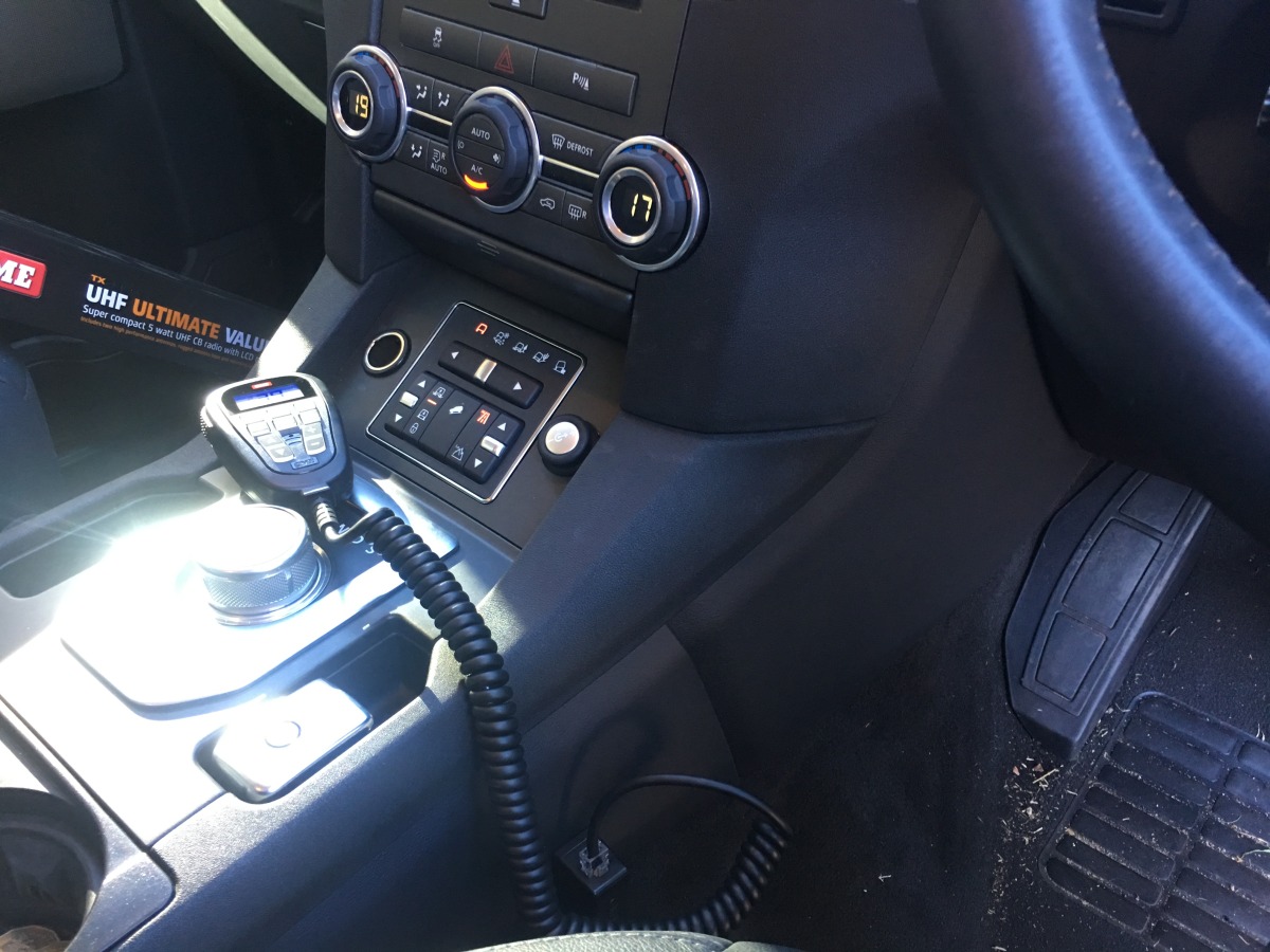 Discovery 4 2015 GME TX3550 UHF CB Radio Creative Installations