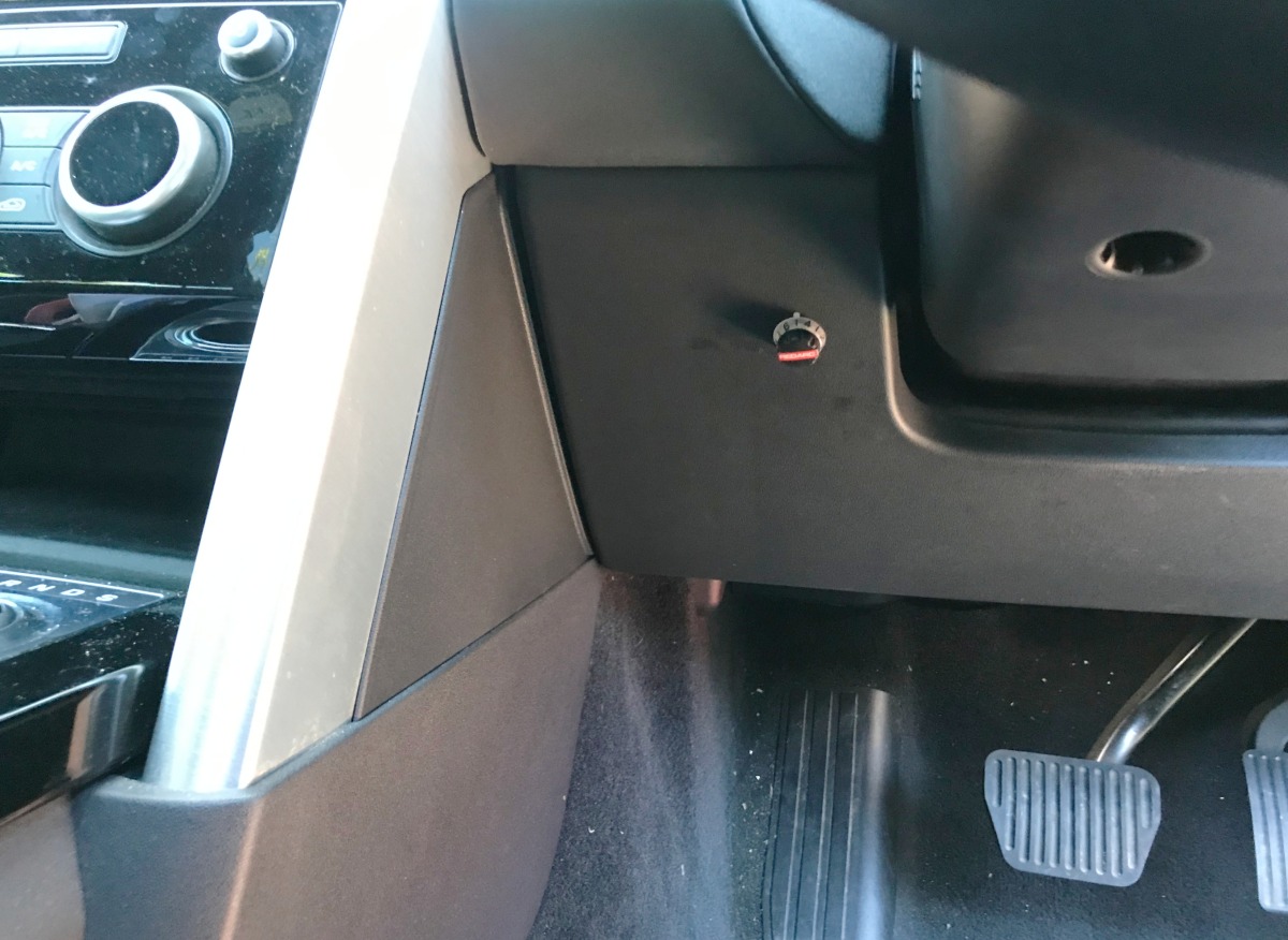 Discovery 2020 REDARC Electric Brake Controller Creative Installations