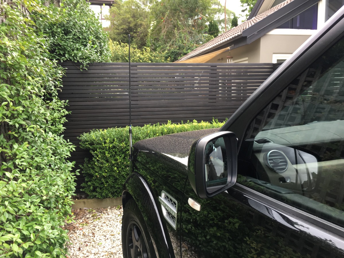 Discovery 4 2012 Uniden AT840 UHF Antenna Creative Installations