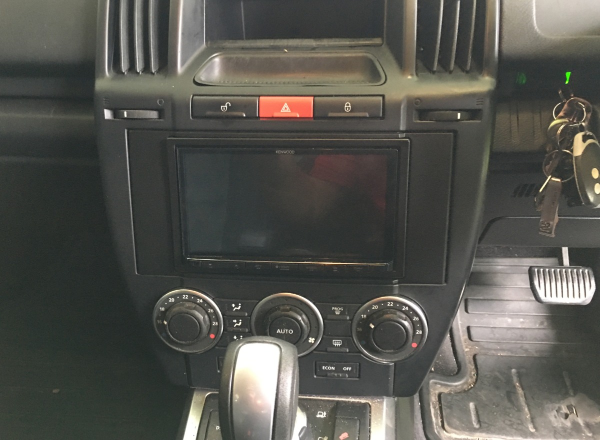 Freelander 2009 Kenwood DMX8019DABS Infotainment System Creative