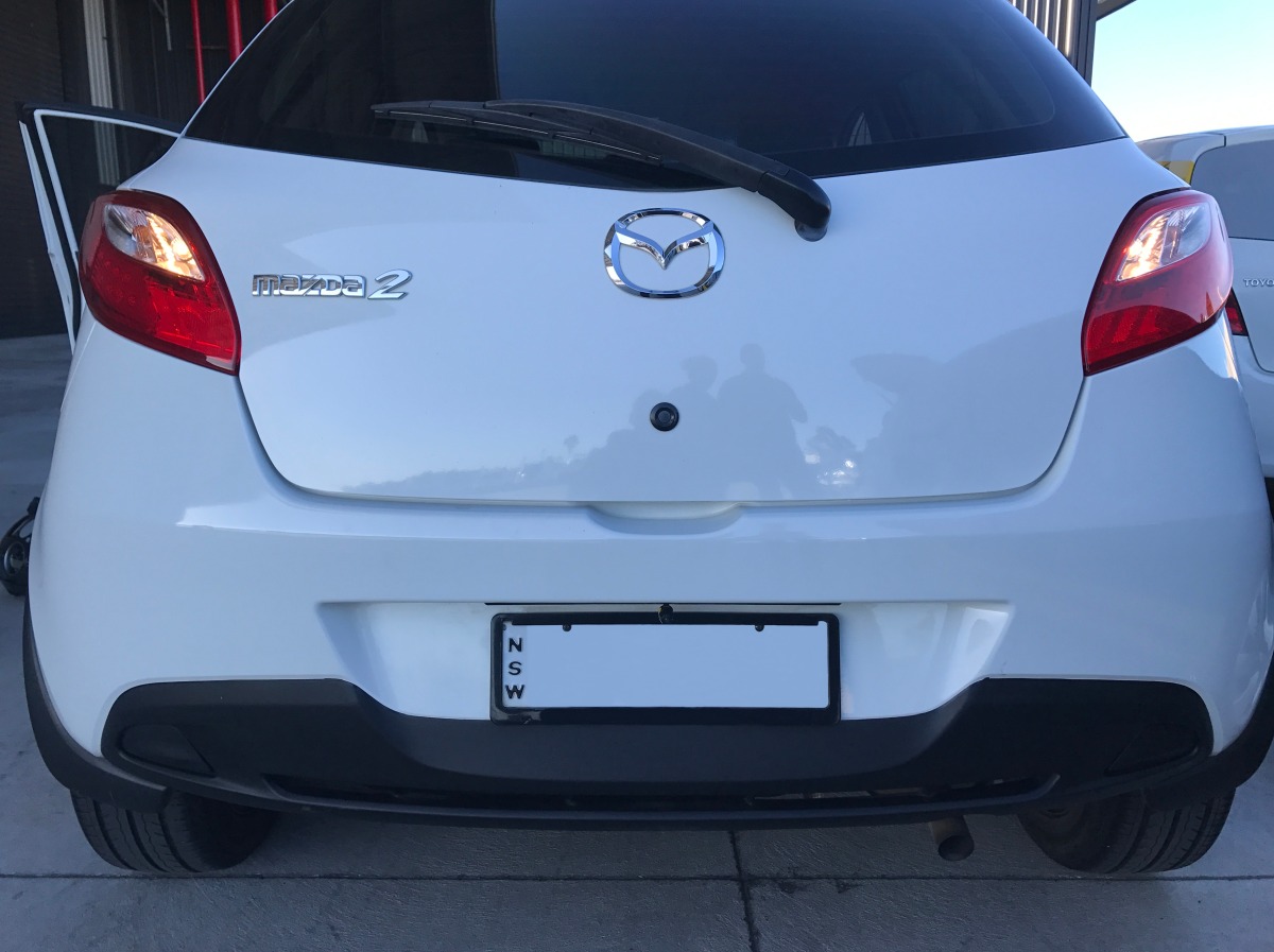 mazda 2 reverse camera