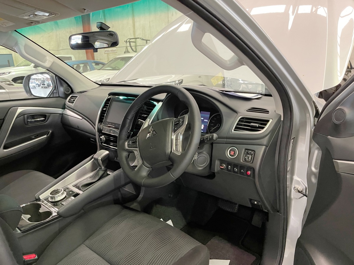 Pajero Sport 2020 REDARC Electric Brake Controller Creative Installations