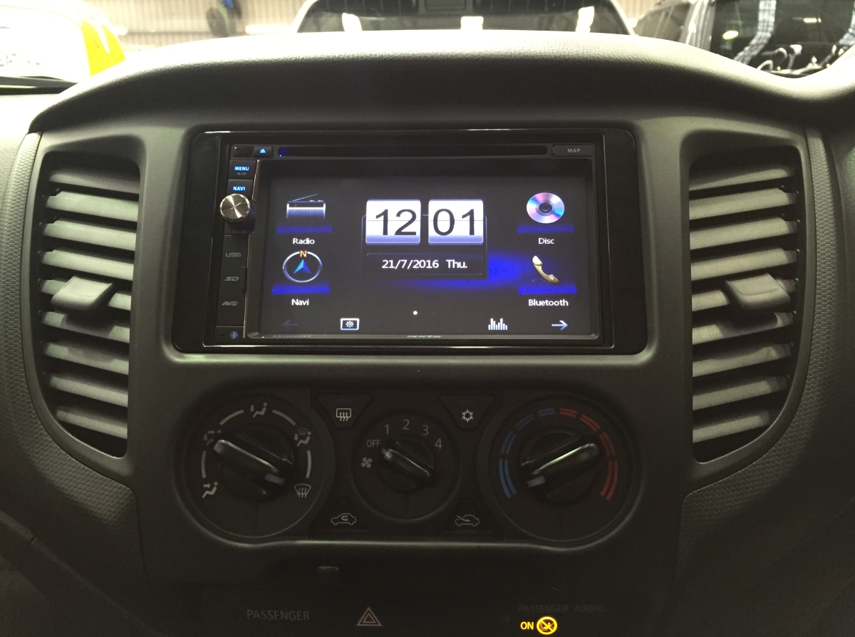 Triton 2016 Axis 1508NAV Sat Nav Creative Installations