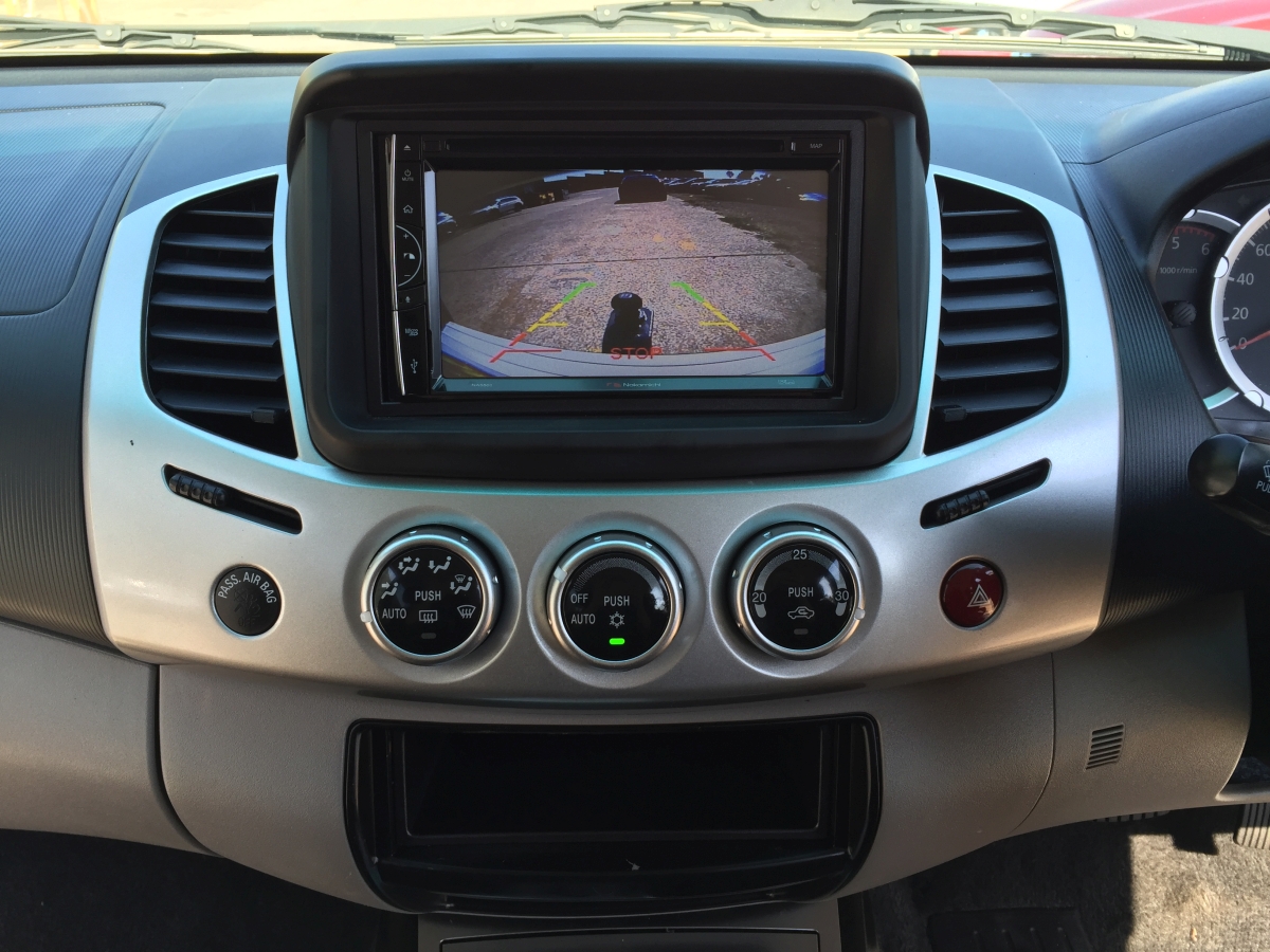 Triton 2012 Nakamichi NA5501 Sat Nav Creative Installations