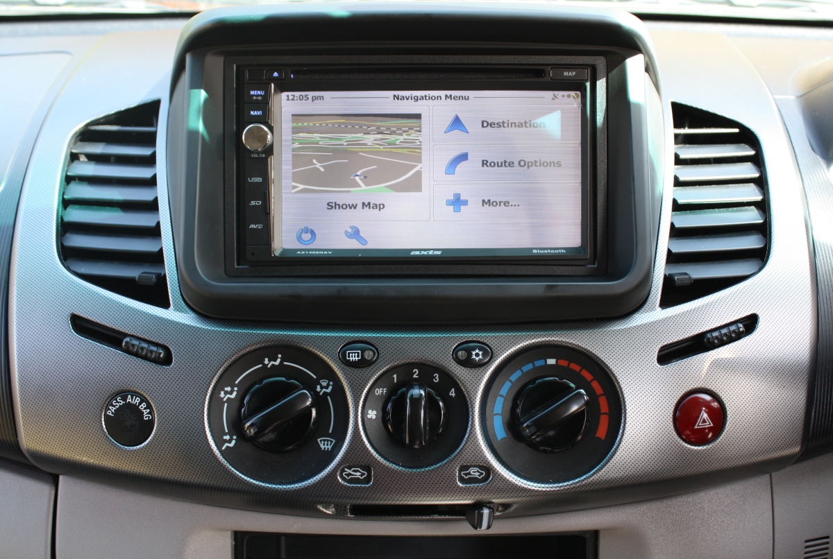 Triton 2009 Axis 1408NAV Sat Nav Creative Installations