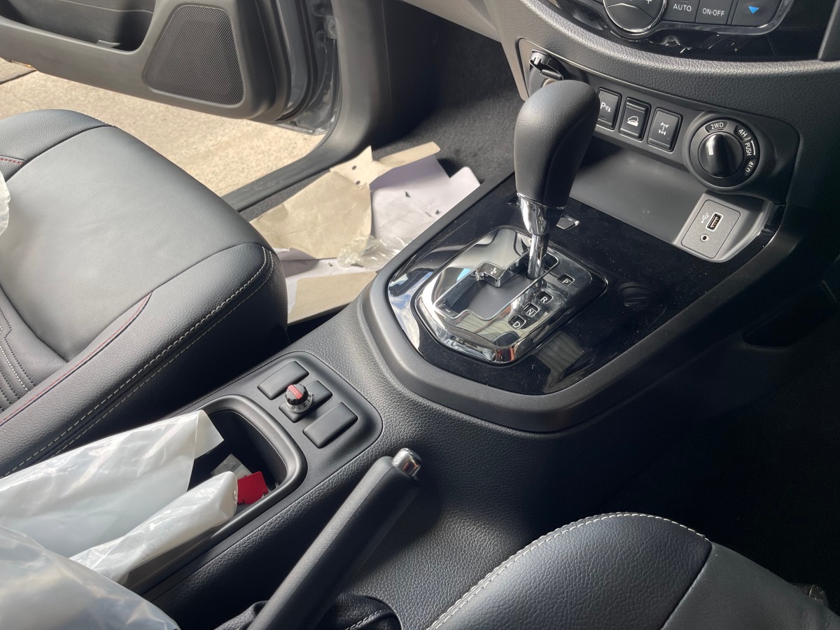 Navara 2022 REDARC Electric Brake Controller Creative Installations