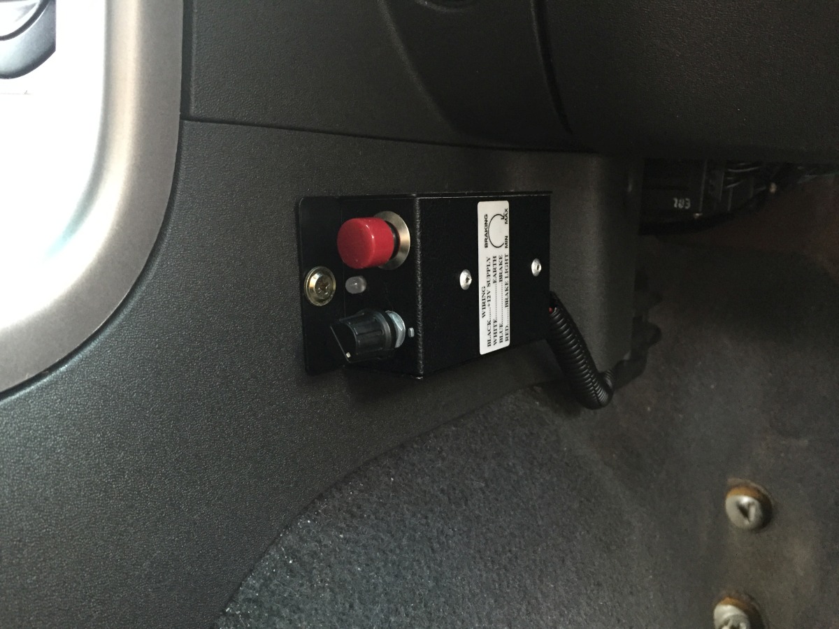 Pathfinder 2008 REDARC electric brake controller Creative Installations