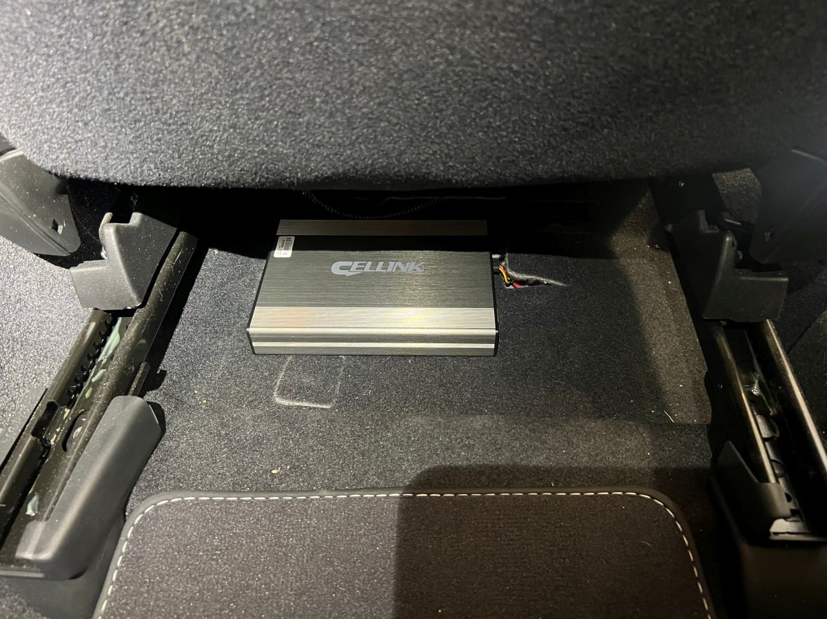 Impreza 2022 CELLINK NEO 8+S Dash Cam Battery Pack Creative Installations