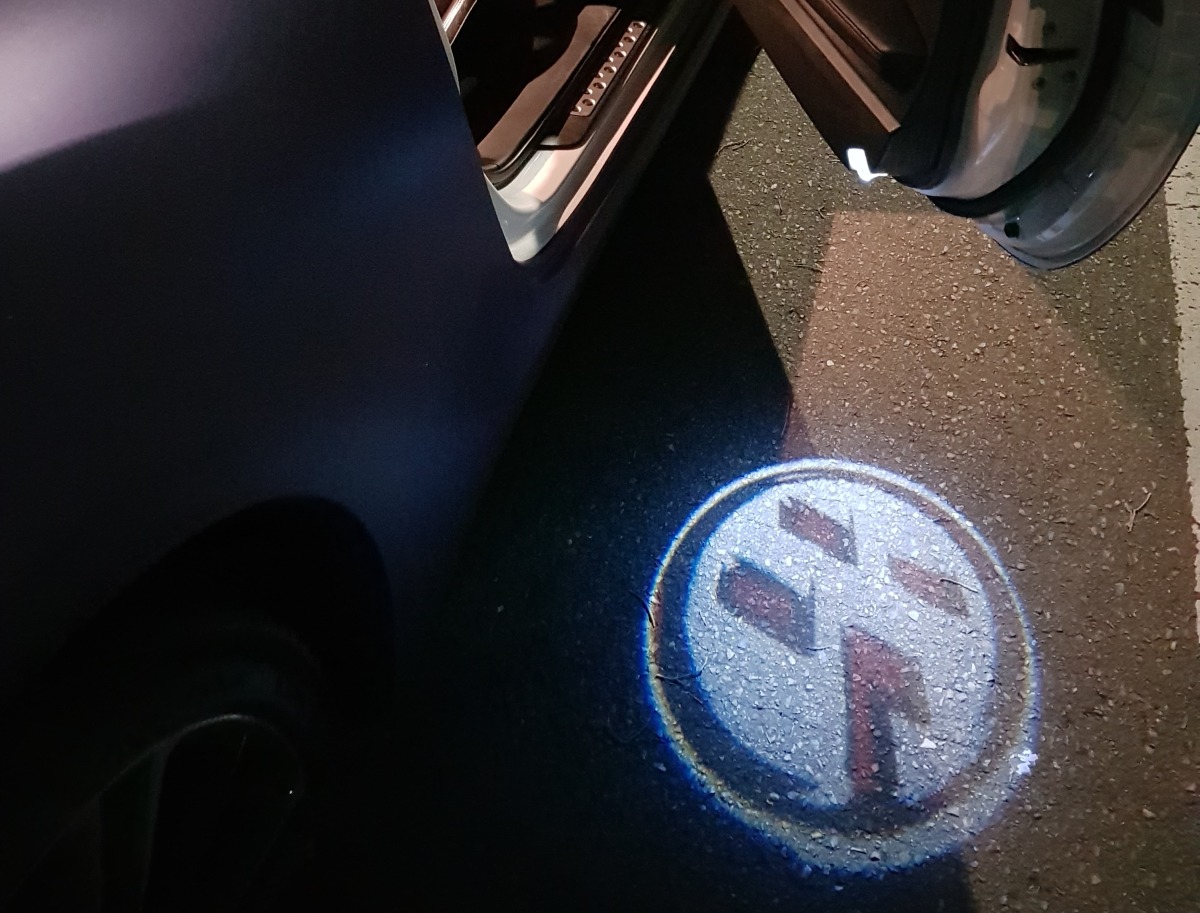 86 2013 Car Door Lights Creative Installations