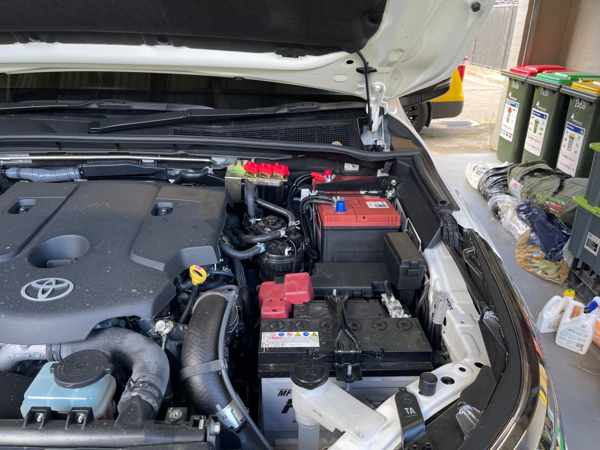 Fortuner 2022 REDARC BCDC1225D Dual Battery System Creative Installations