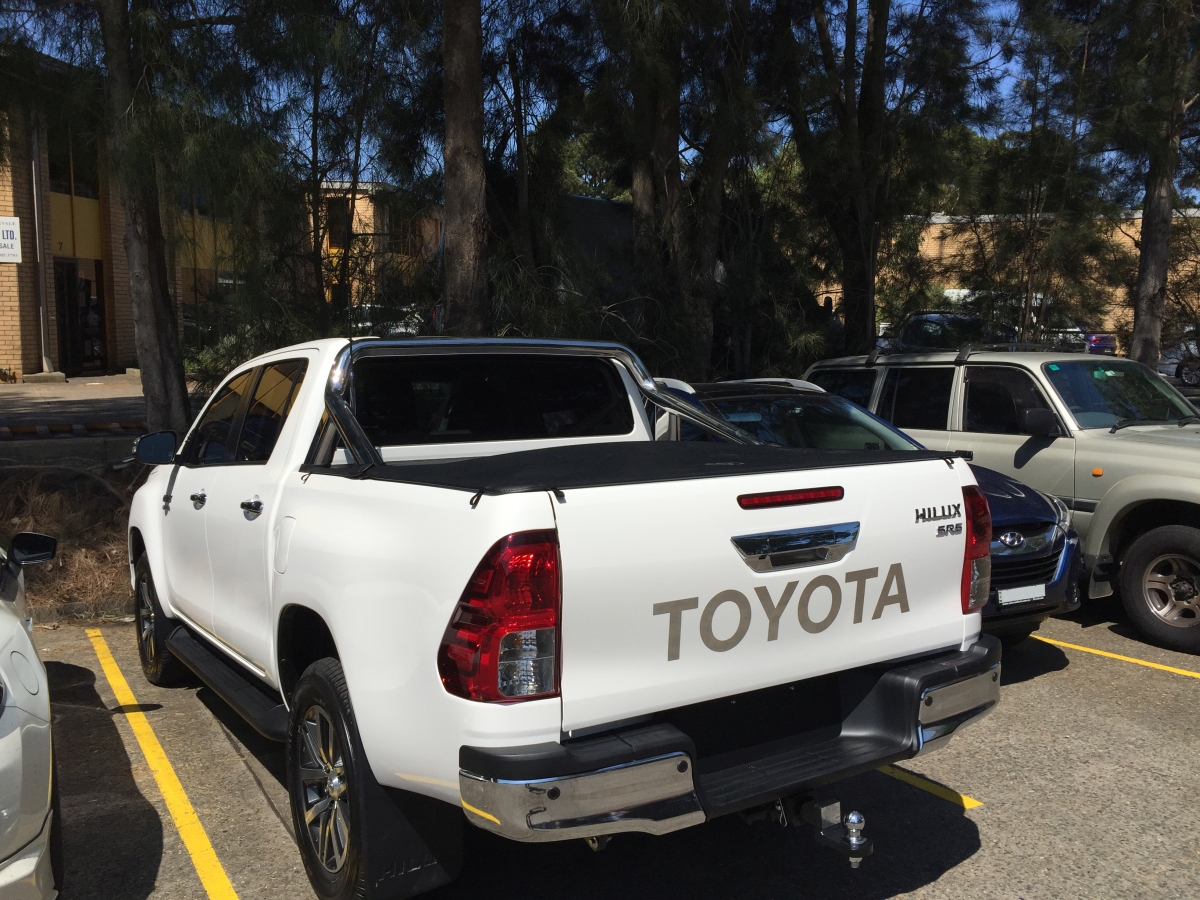 Hilux uhf antenna mount deals