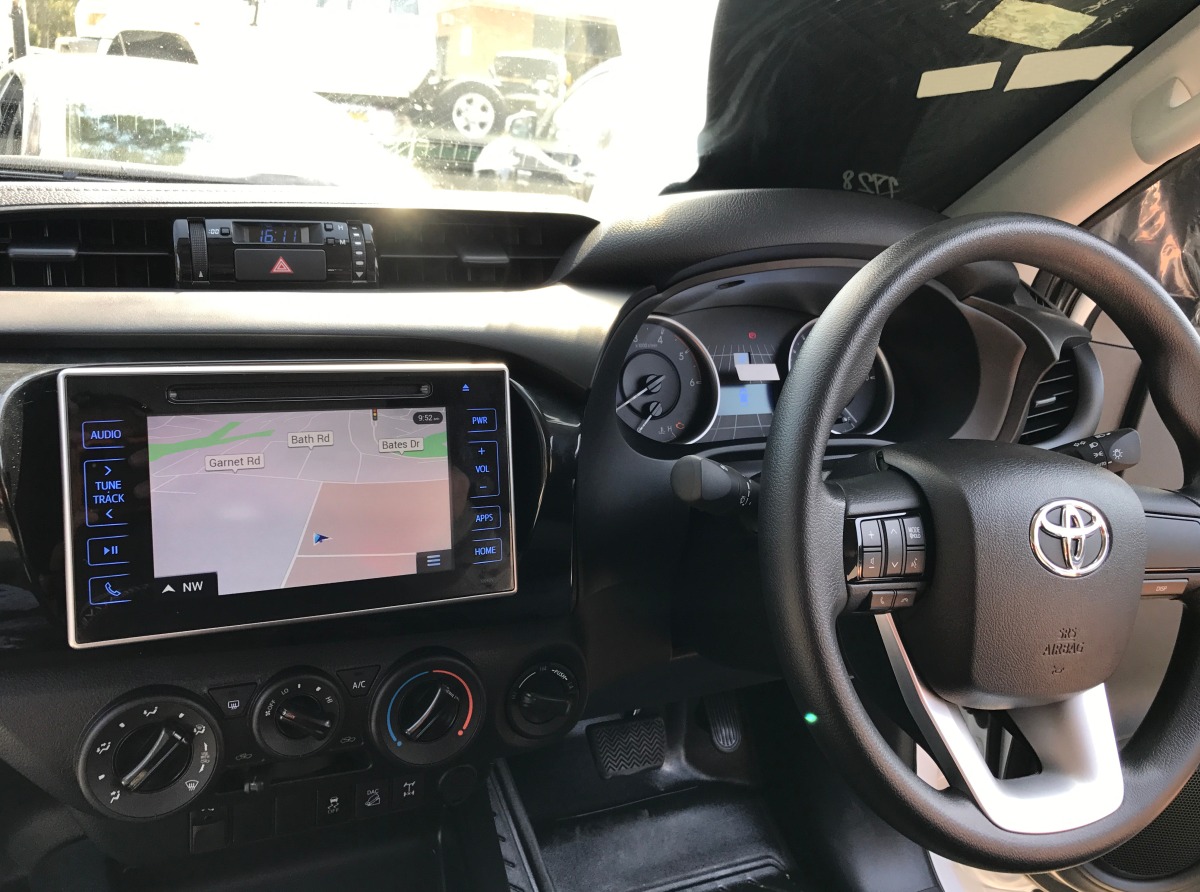 HiLux 2016 Integrated GPS Navigation System Creative Installations