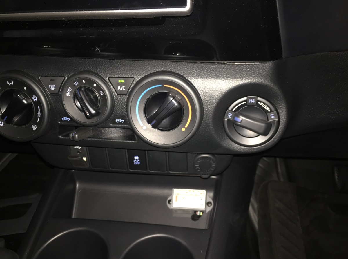 HiLux 2016 REDARC HBA1224 Handbrake Alarm Creative Installations