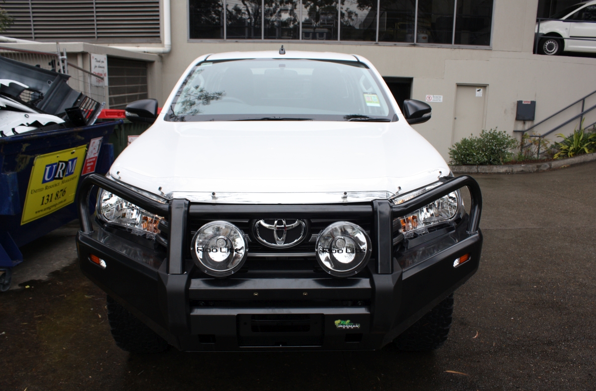 HiLux 2016 Roo Lite 180XP Driving Lights Creative Installations