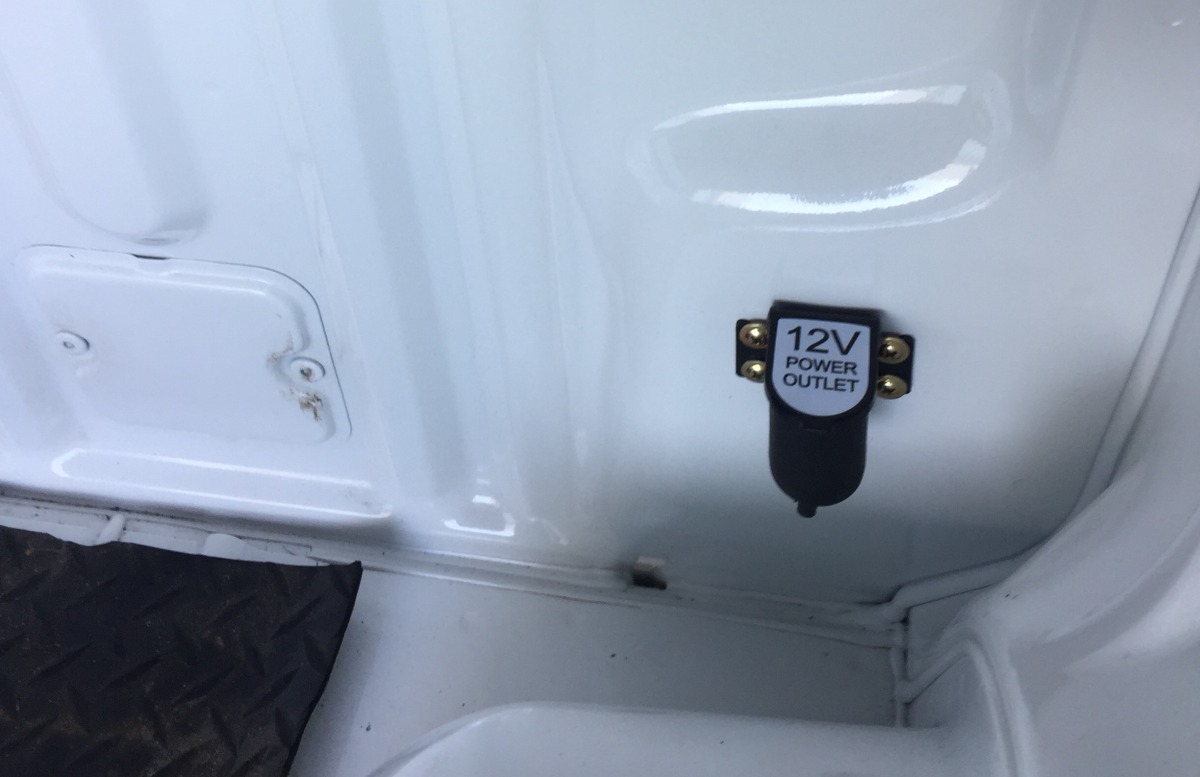 HiLux 2016 Tray Power Socket Creative Installations