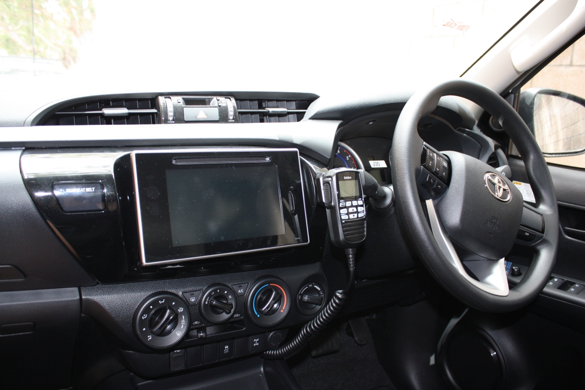 HiLux 2016 Uniden UH8060S UHF CB Radio Creative Installations