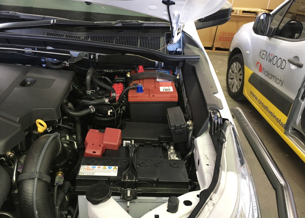 HiLux 2017 REDARC BCDC1220 Dual Battery System Creative Installations