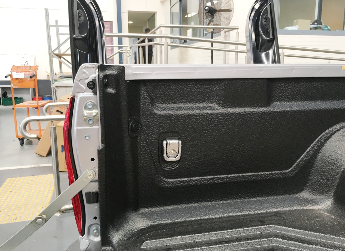 HiLux 2017 Tray Power Socket Creative Installations