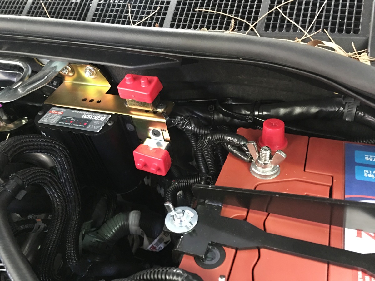 HiLux 2018 REDARC BCDC1220 Dual Battery System Creative Installations