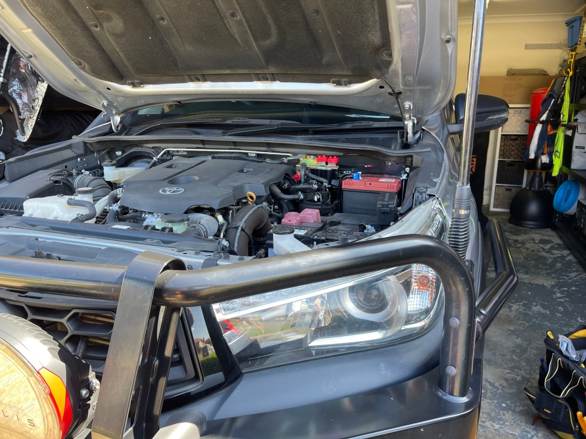 HiLux 2019 REDARC BCDC1225D Dual Battery System Creative Installations