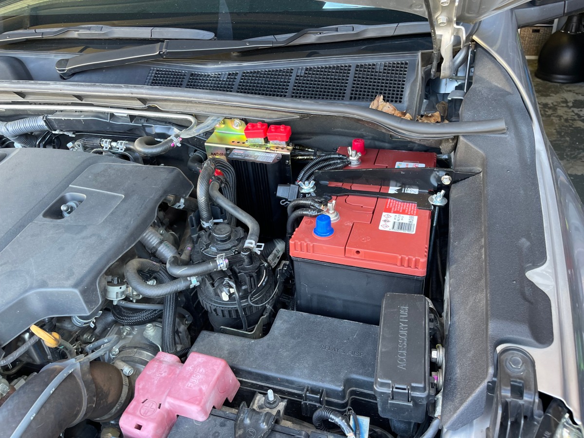 HiLux 2019 REDARC BCDC1225D Dual Battery System Creative Installations