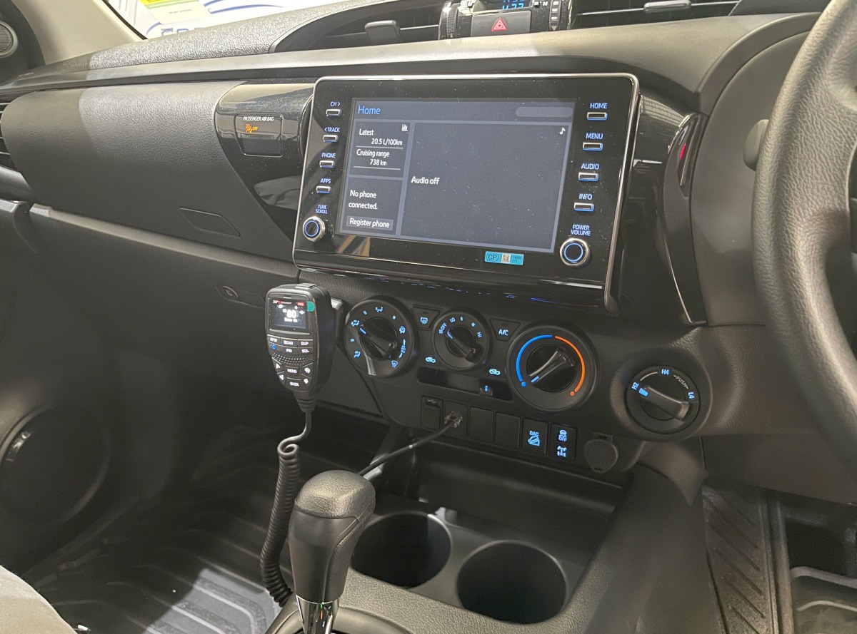 HiLux 2021 GME XRS370C UHF CB Radio Creative Installations