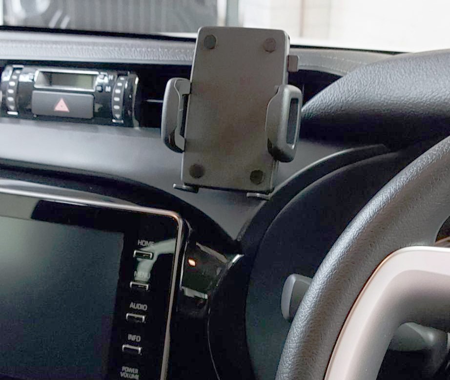 HiLux 2021 Universal Car Phone Holder Creative Installations
