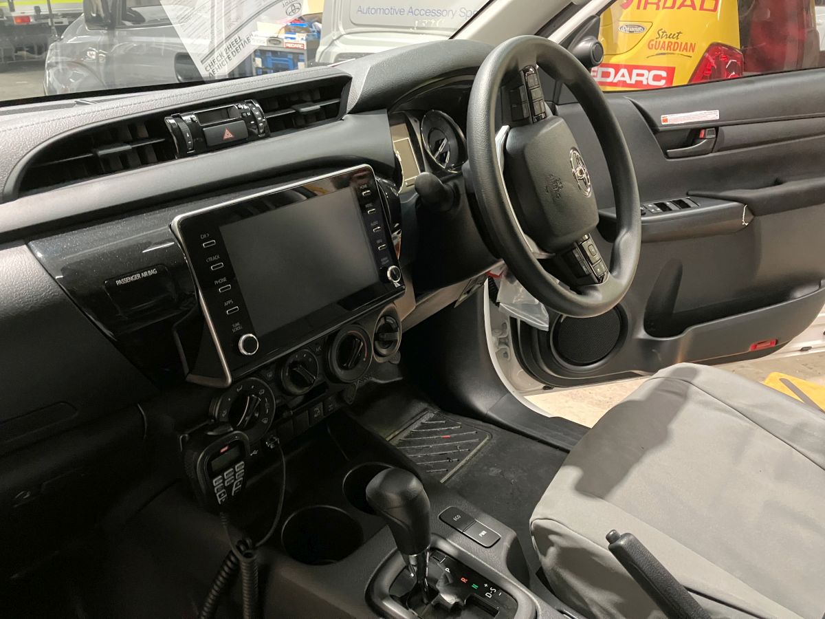 HiLux 2023 GME TX3350 UHF Radio | Creative Installations