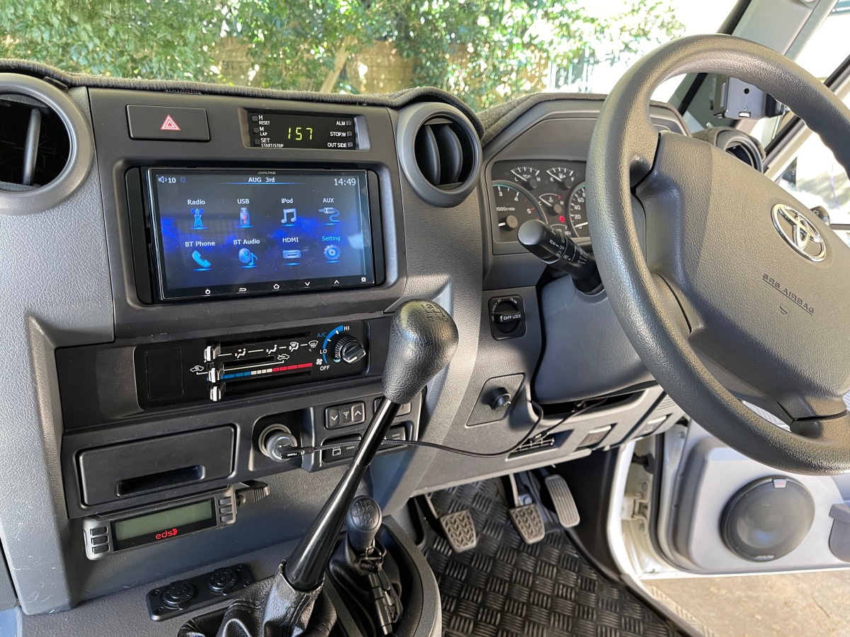 LandCruiser Alpine Head Unit Creative Installations