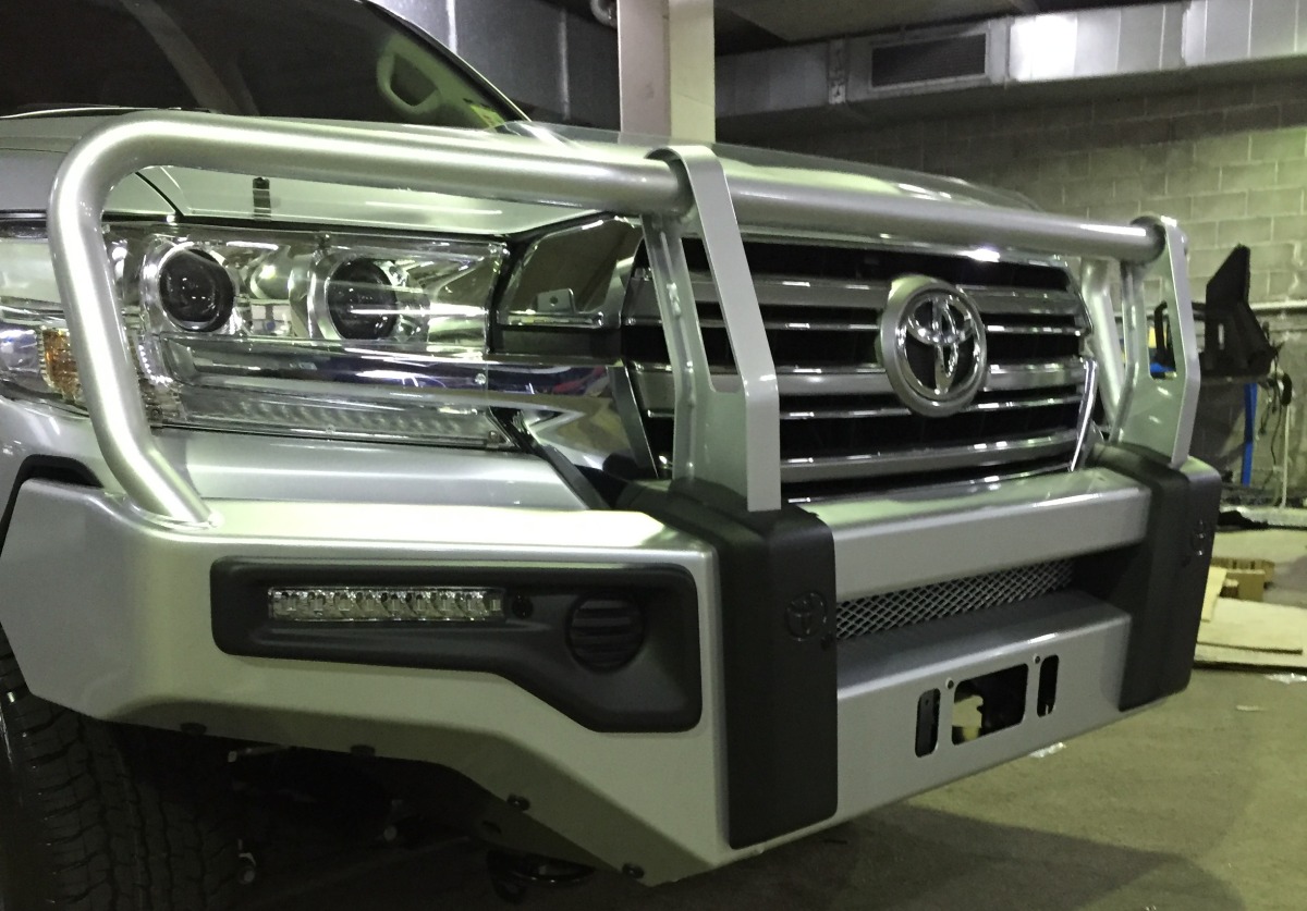LandCruiser 200 2016 Front Parking Sensors on Bullbar Creative