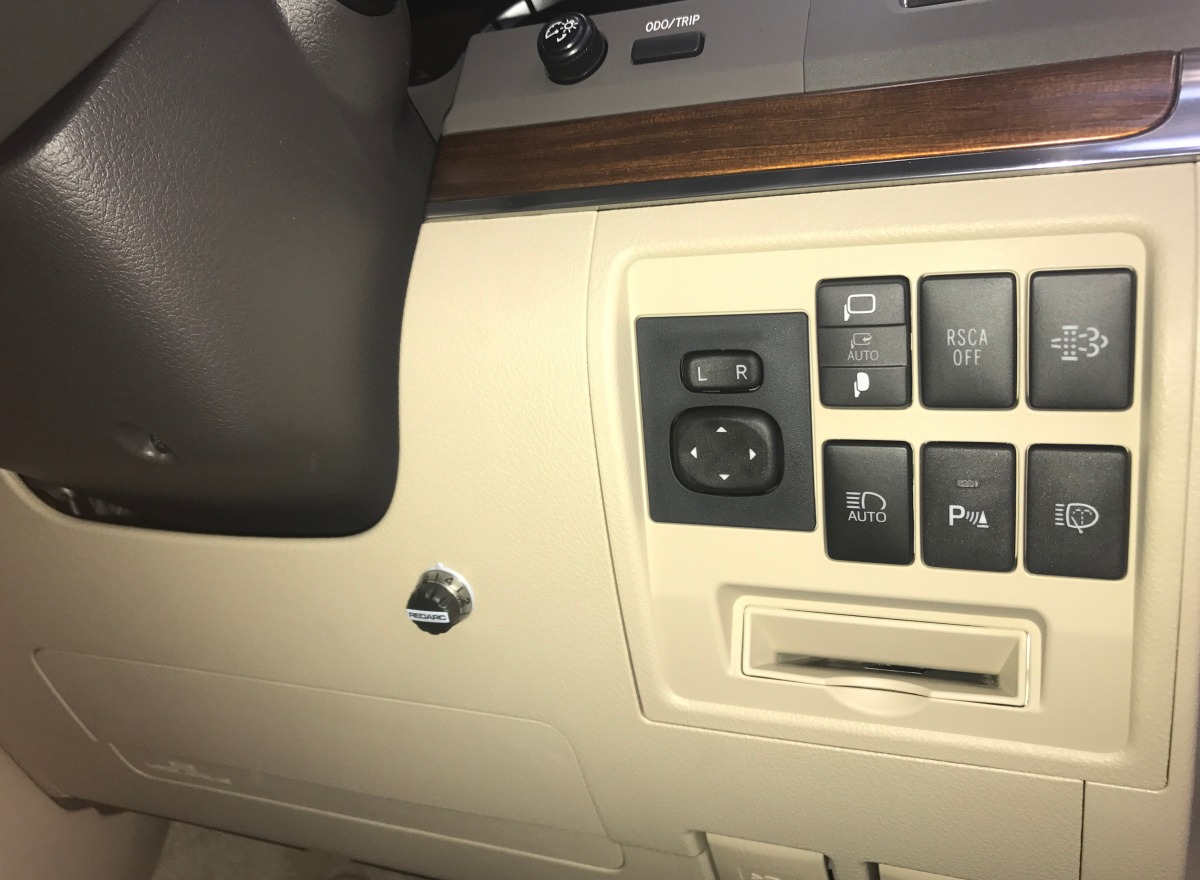 LandCruiser 200 Sahara 2018 REDARC Electric Brake Controller Creative