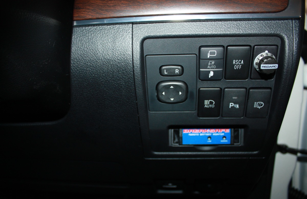 LandCruiser LC200 Sahara 2018 REDARC Electric Brake ...
