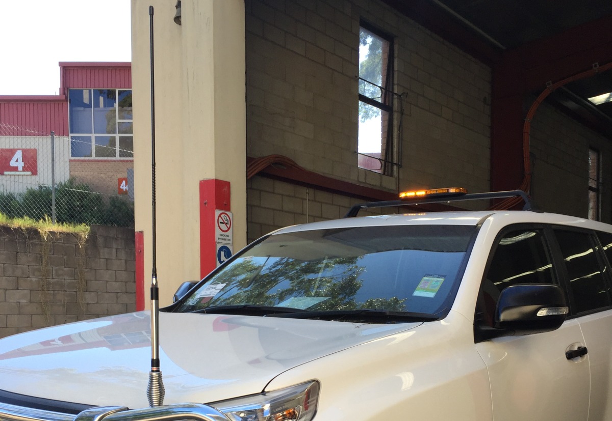 Prado 2016 GME AE4018K1 UHF Antenna on Bullbar Creative Installations